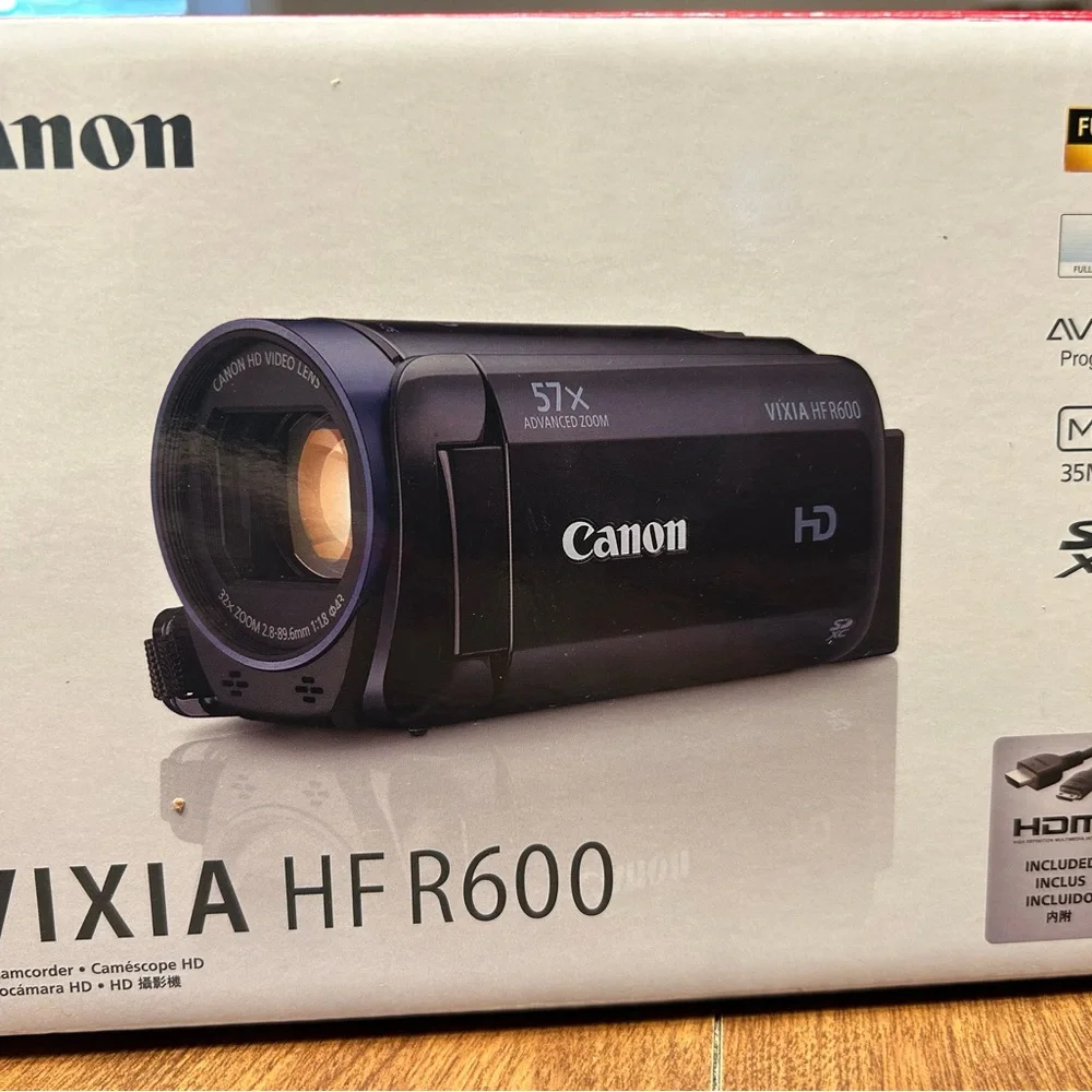 Canon VIXIA HF R600 Black Video Camera